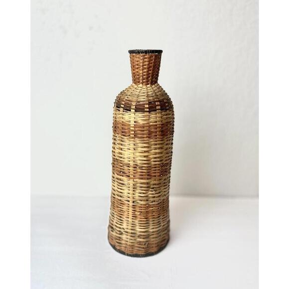 Other - Vintage wicker decorative hollow vase/for dried flowers